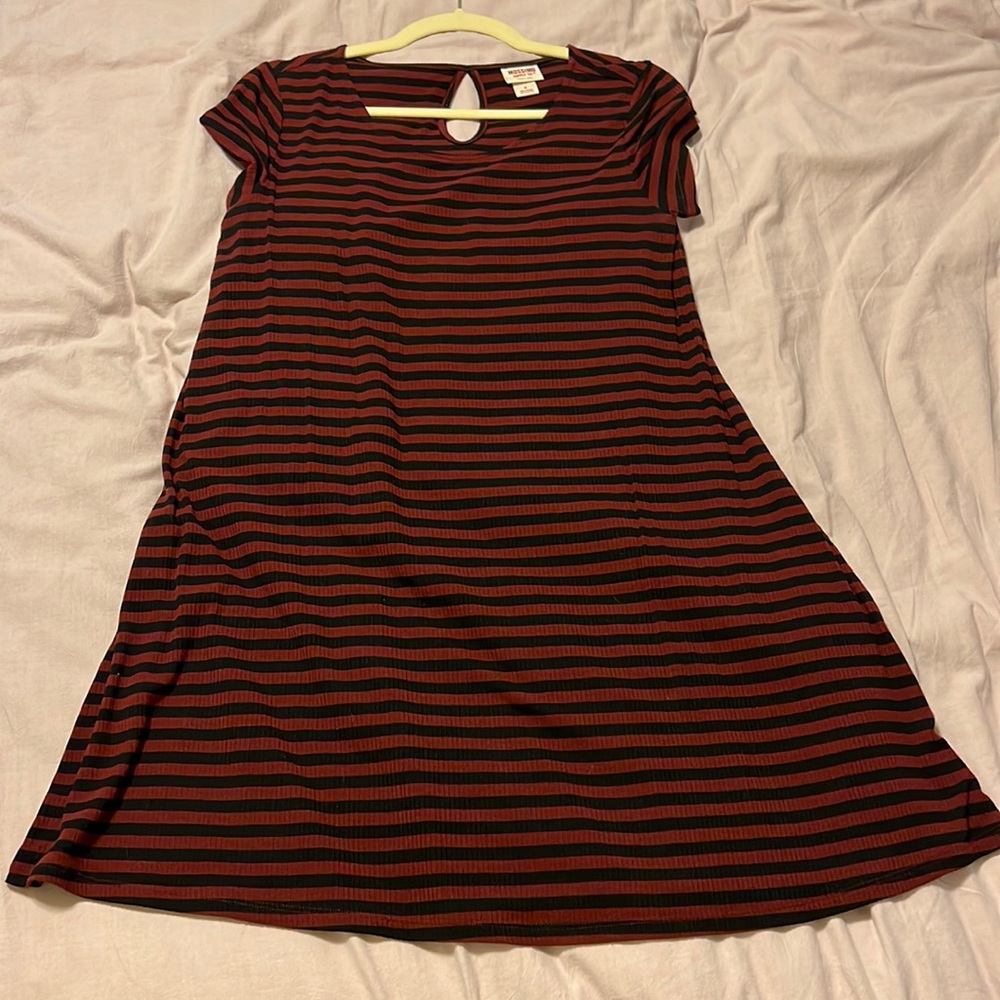 Black maroon striped tshirt dress